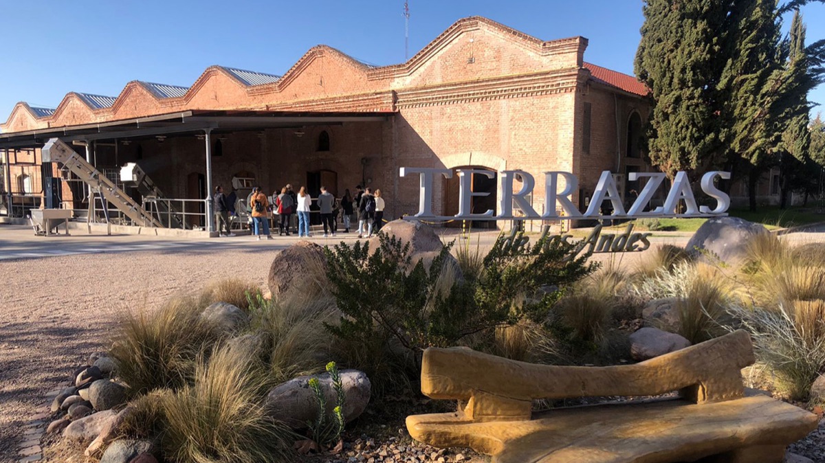 Terrazas de los Andes propone experiencias de vinos gastronomía y deportes