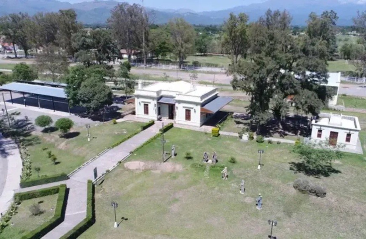 El Carril: historia colonial y gastronomía en Salta