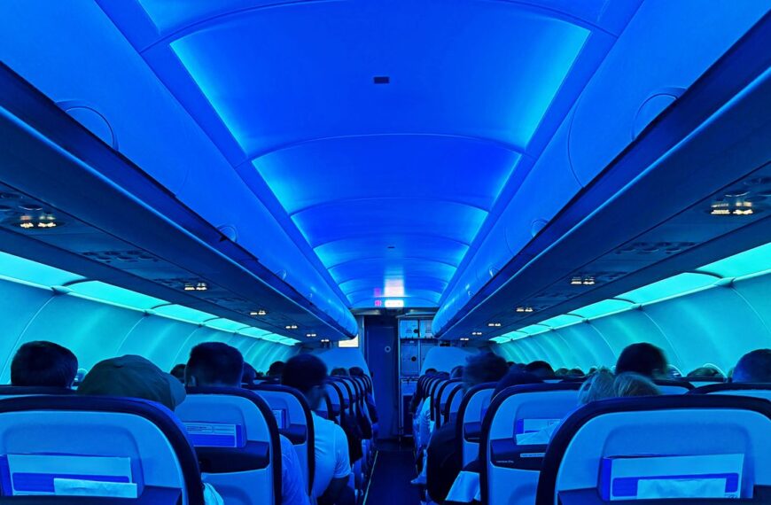 Por qué los aviones apagan las luces antes de despegar y aterrizar