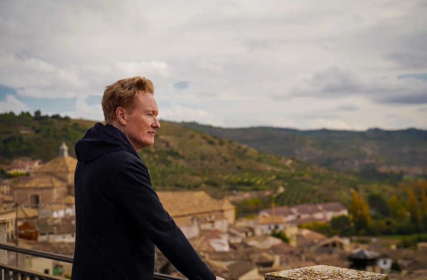 Conan O’Brien lleva su programa de viajes a India, Marruecos y Filipinas