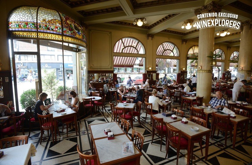 Cafés notables de Buenos Aires: una distinción que no salva del cierre